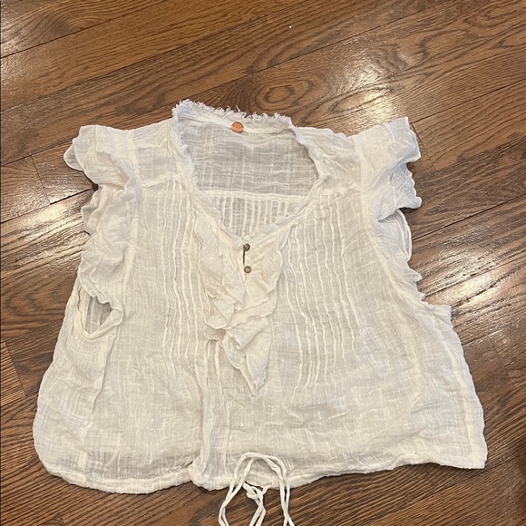 Free People Tops - Free People M/L Women's White Ruffled Top
